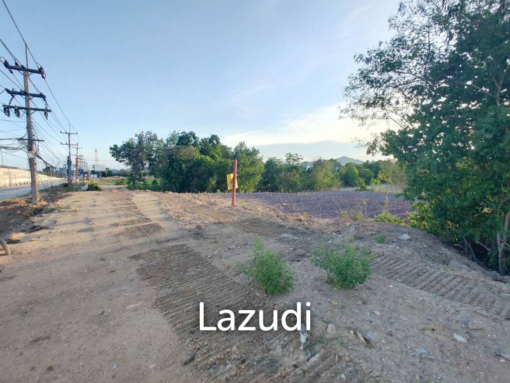  Commercial property in Sattahip, Thailand No. 19412