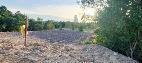  Commercial property in Sattahip, Thailand No. 19412 5