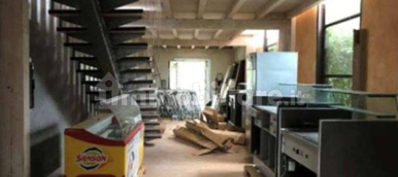 Коммерческая недвижимость с 5 комнатами в Риано, Италия № 302341 7