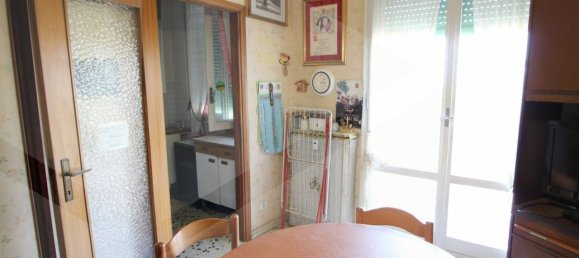 4-salle Appartement à Bologna, Italy No. 33644 11