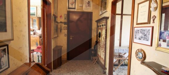 4-salle Appartement à Bologna, Italy No. 33644 24