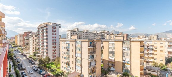 Apartamento de 3 dormitorios en Palermo, Italy No. 372297 3