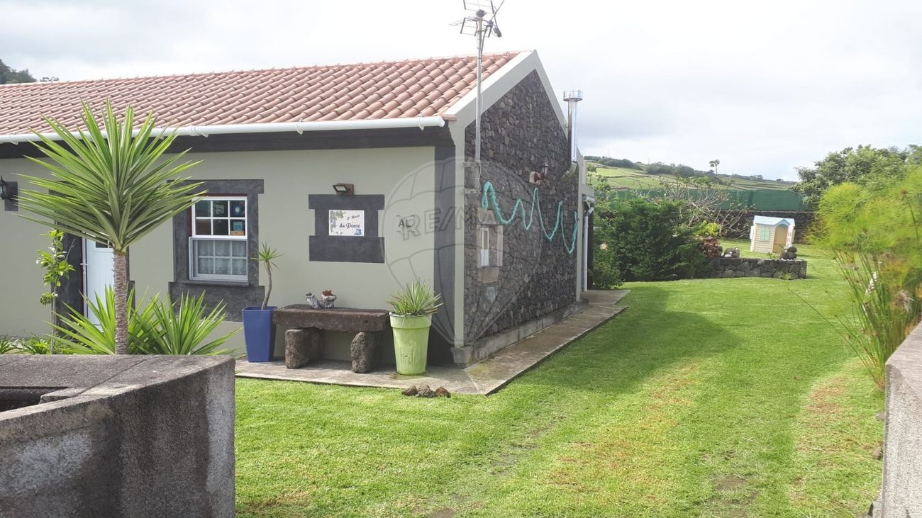 2 bedrooms House in Angra do Heroismo, Portugal No. 44777