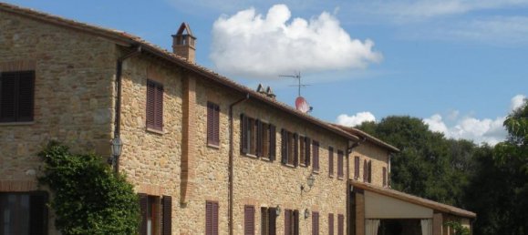 15 bedrooms House in Volterra, Italy No. 264 2