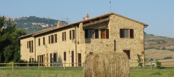 15 bedrooms House in Volterra, Italy No. 264 3