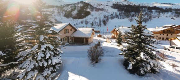 5 bedrooms Apartment in Les Belleville, France No. 943 6