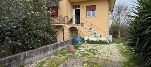 3 rooms Apartment in Arce, Italy No. 213184 2