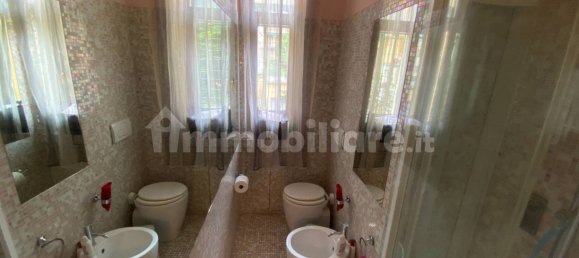 2 bedrooms Apartment in Turin, Italy No. 337417 24