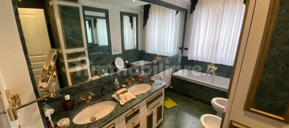 2 bedrooms Apartment in Turin, Italy No. 337417 18