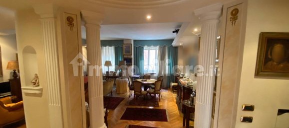 2 bedrooms Apartment in Turin, Italy No. 337417 6