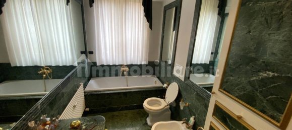 2 bedrooms Apartment in Turin, Italy No. 337417 19