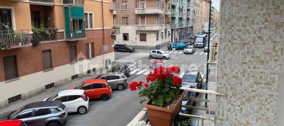 2 bedrooms Apartment in Turin, Italy No. 337417 4