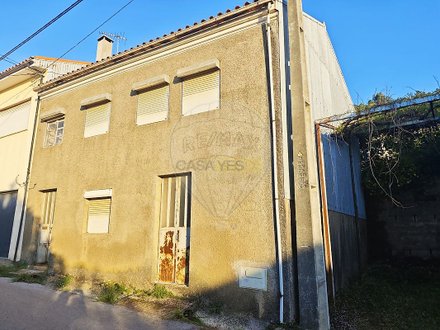 4 bedrooms House in Miranda do Corvo, Portugal No. 34409