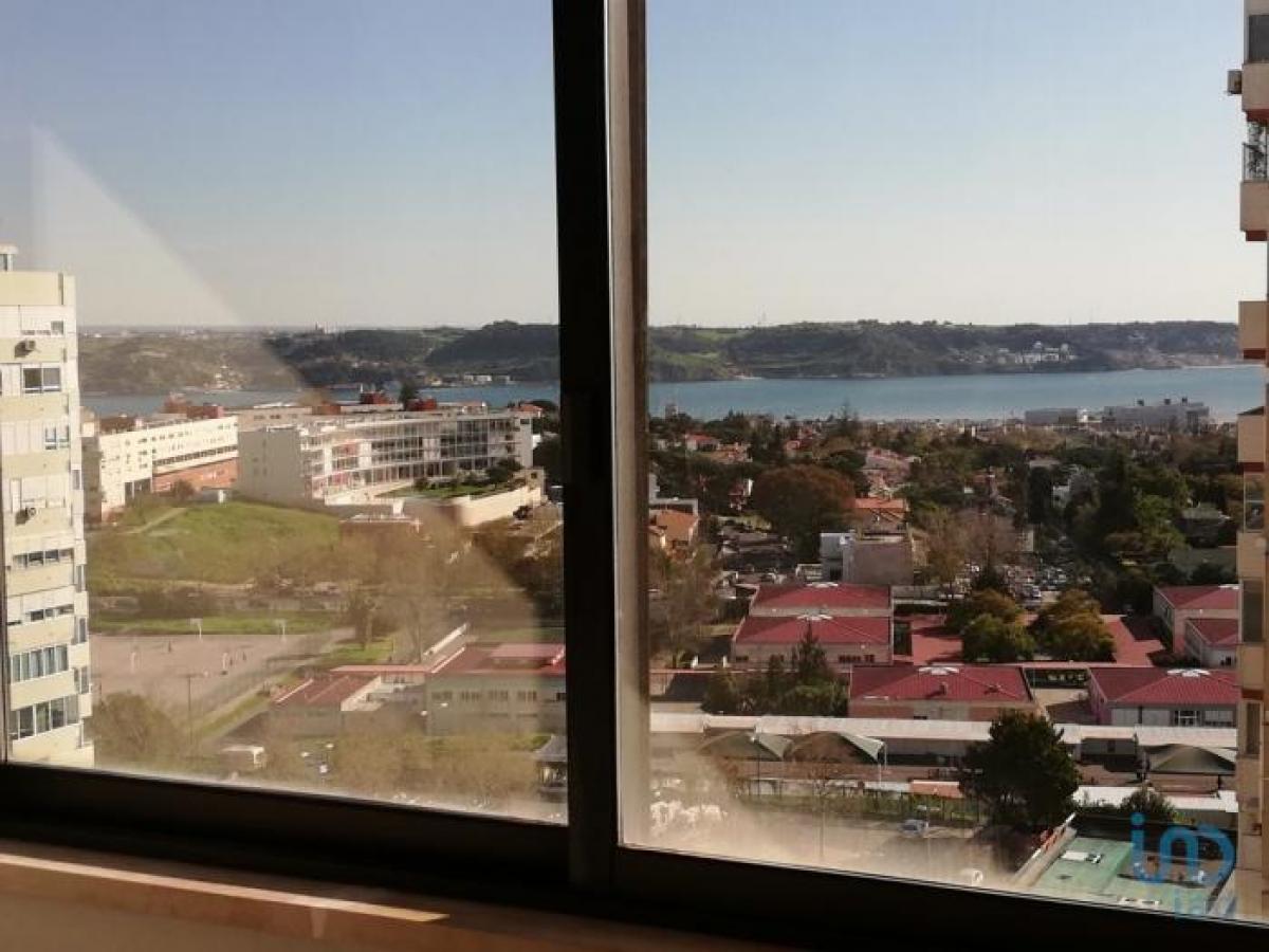 4 bedrooms Apartment in Lisbon, Portugal No. 2757