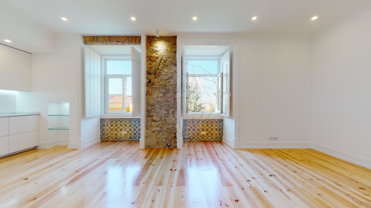 3 bedrooms Apartment in Lisbon, Portugal No. 75666