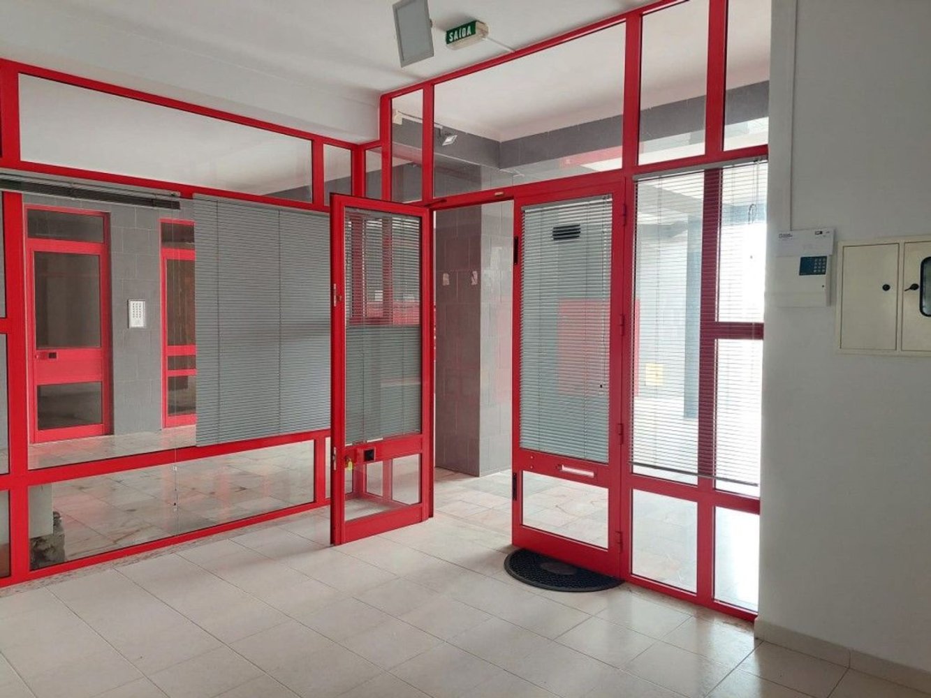 96m² Commercial property in Caldas da Rainha, Portugal No. 239957