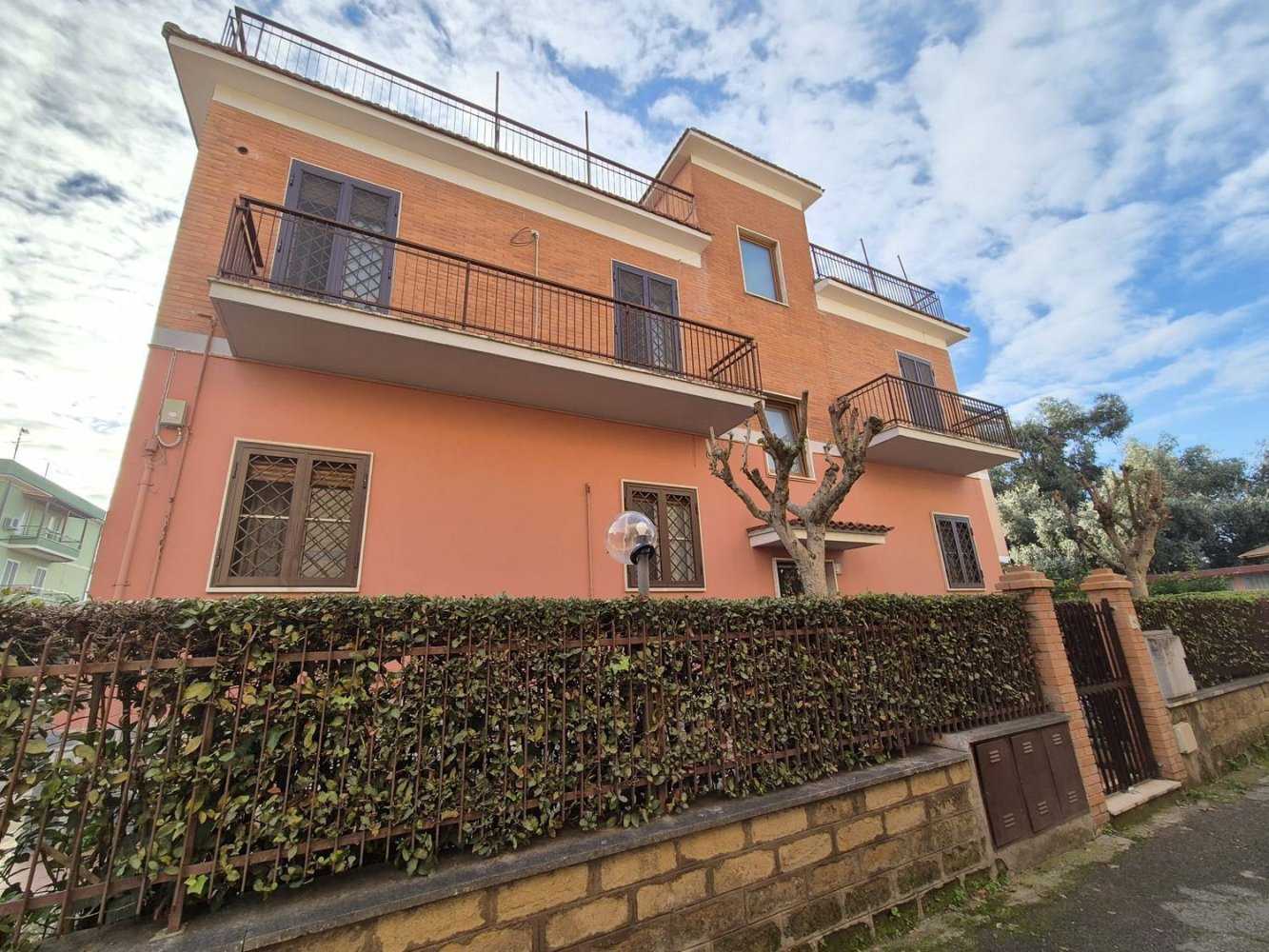 4 bedrooms Apartment in Rome, Italy No. 321597