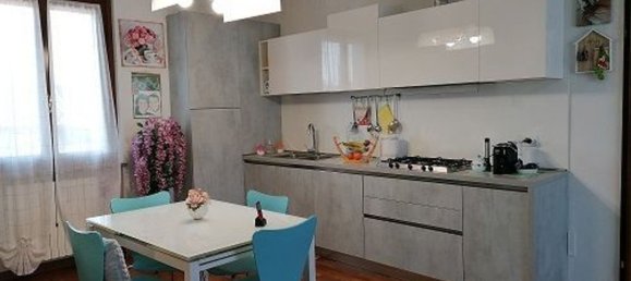 2-salle Appartement à Pandino, Italy No. 202982 4