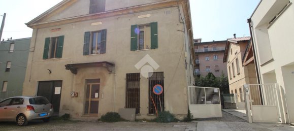 15 rooms House in Parma, Italy No. 24400 13
