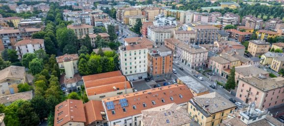 15 rooms House in Parma, Italy No. 24400 16