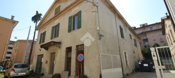 15 rooms House in Parma, Italy No. 24400 14