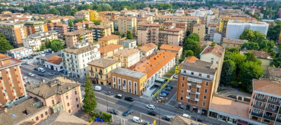 15 rooms House in Parma, Italy No. 24400 10