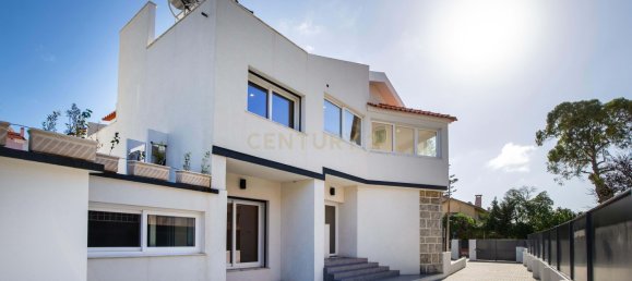 4 bedrooms Villa in Cascais, Portugal No. 98139 3