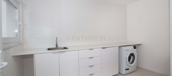 4 bedrooms Villa in Cascais, Portugal No. 98139 9