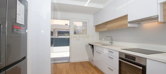 4 bedrooms Villa in Cascais, Portugal No. 98139 16