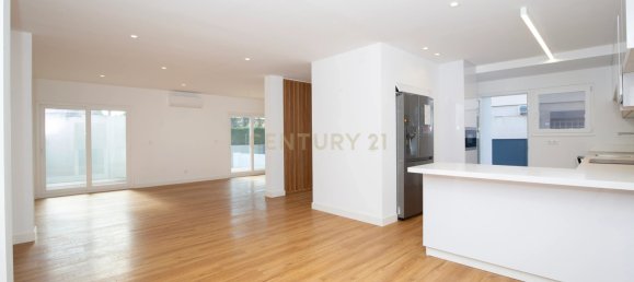 4 bedrooms Villa in Cascais, Portugal No. 98139 15