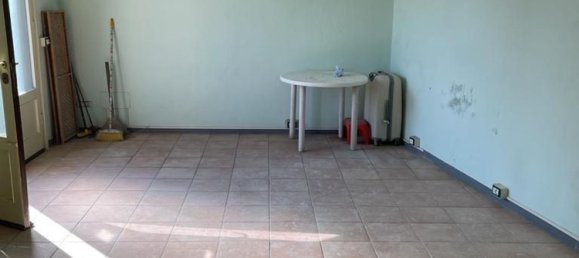 30m² Warehouse in Lucca, Italy No. 62886 3