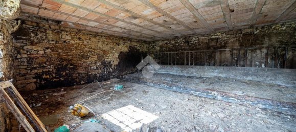 Casa de 11 habitaciónes en Bosco Chiesanuova, Italy No. 136803 19