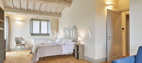 5 bedrooms Villa in Cortona, Italy No. 69716 28