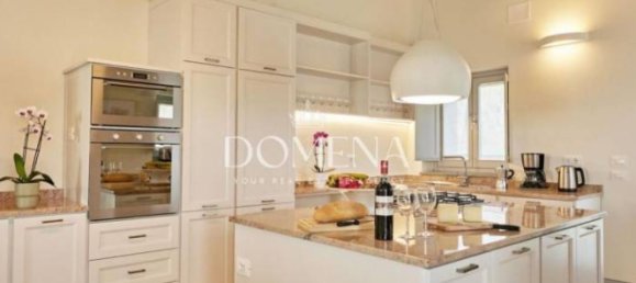 5 bedrooms Villa in Cortona, Italy No. 69716 9