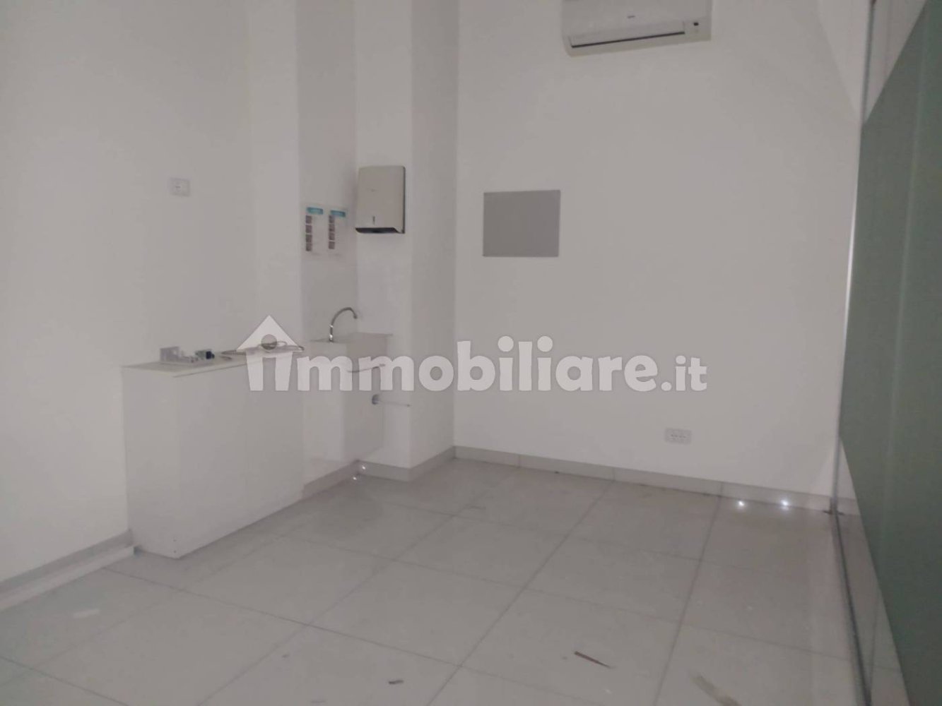 5غرفة عقار تجاري في Ventimiglia, Italy رقم 236549