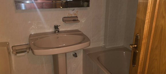 4 Schlafzimmer Wohnung in Leon, Spain, Nr. 70193 16