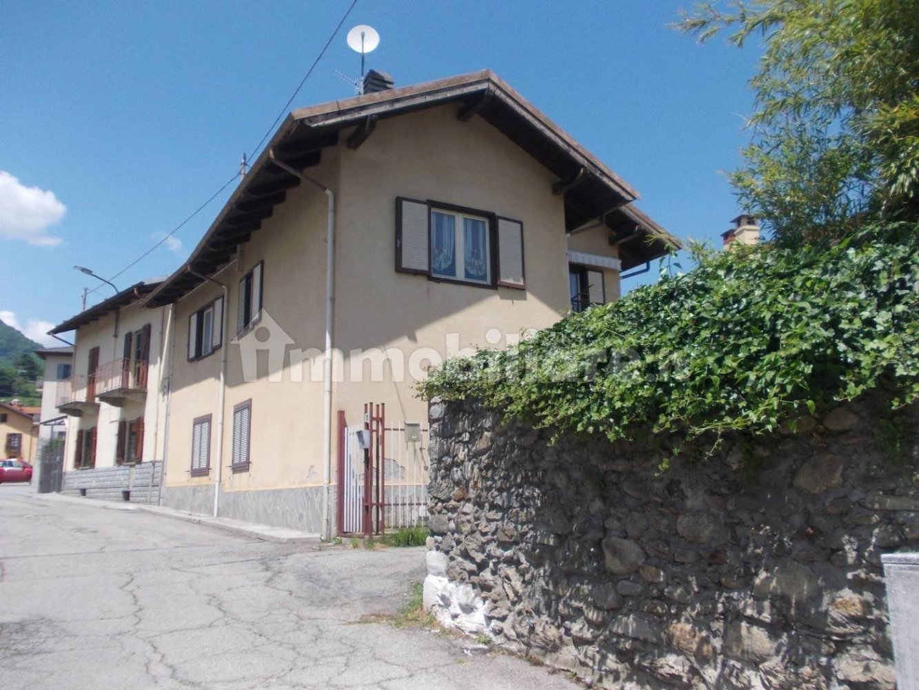 2 bedrooms Apartment in Torre Pellice, Italy No. 377975