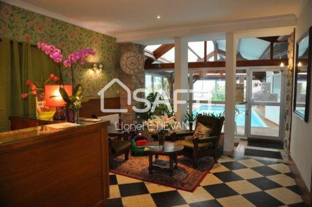 Büro in Poligny, France 1350m², Nr. 19301