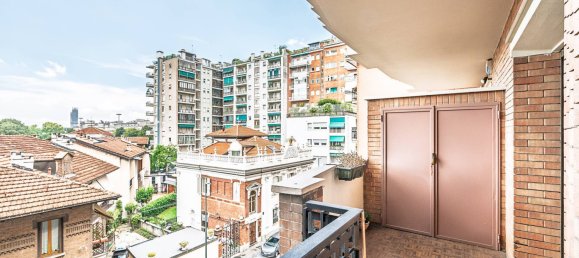 Квартира с 3 спальнями в Турин, Италия № 331229 40