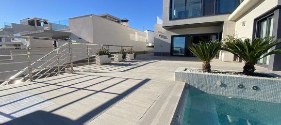 5 bedrooms Villa in San Miguel de Salinas, Spain No. 184737 5