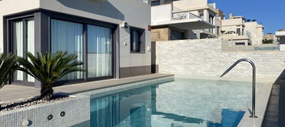 5 bedrooms Villa in San Miguel de Salinas, Spain No. 184737 3