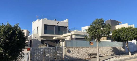 5 bedrooms Villa in San Miguel de Salinas, Spain No. 184737 2