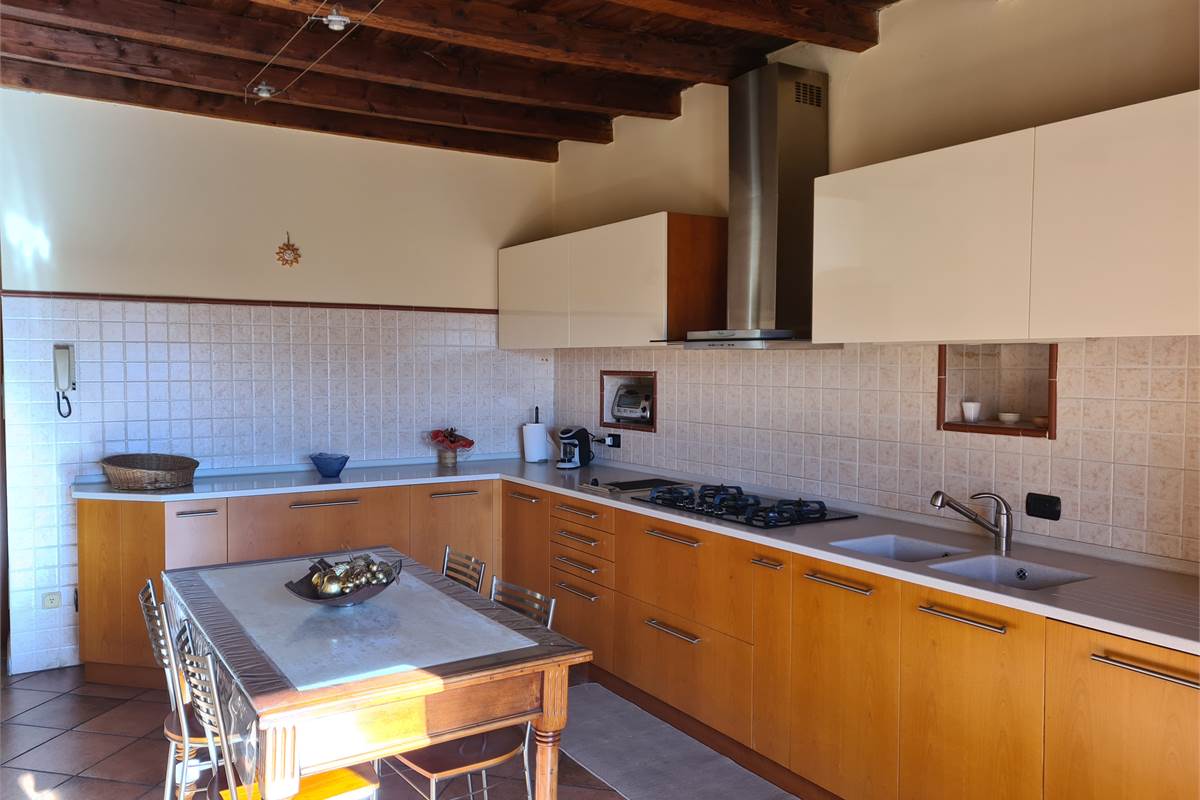 Apartamento T3 em Asso, Italy N.º 112272