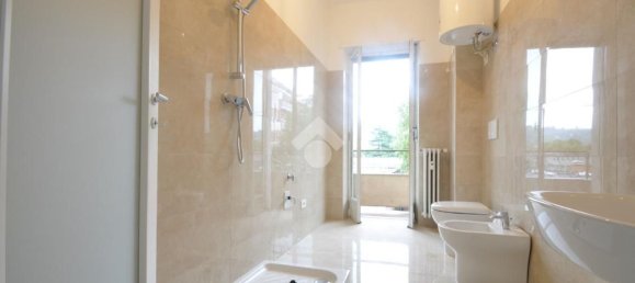 3 Schlafzimmer Wohnung in Turin, Italy, Nr. 327699 30