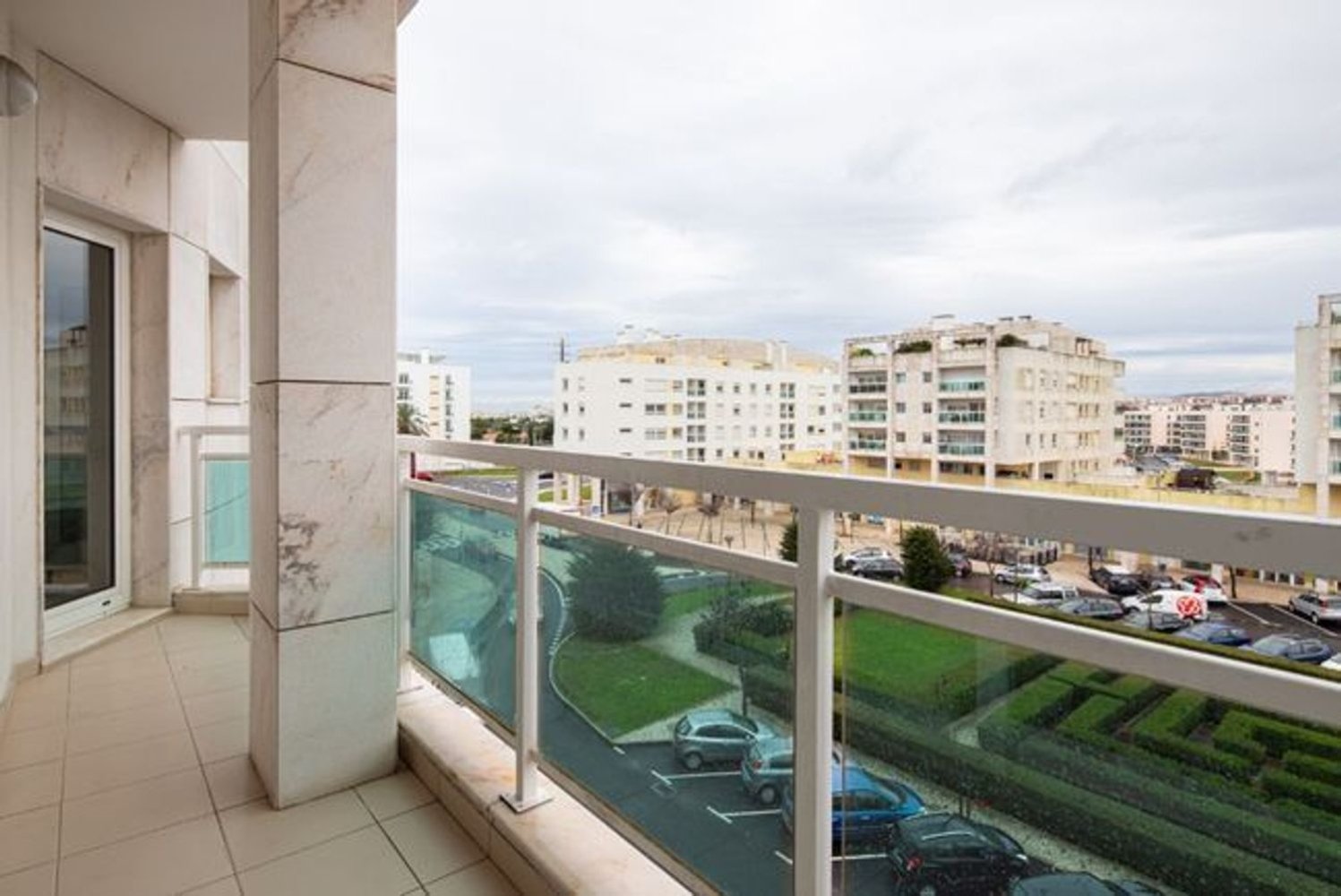 3 bedrooms Apartment in Oeiras, Portugal No. 331287