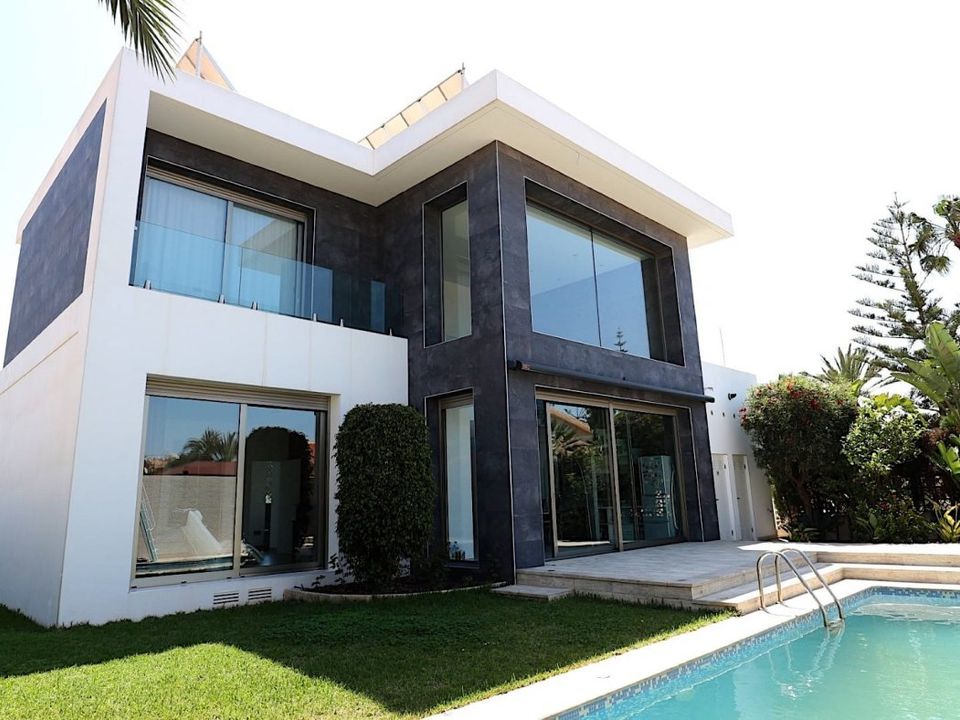 3 bedrooms Villa in Torrevieja, Spain No. 183583