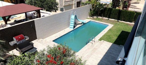 3 bedrooms Villa in Torrevieja, Spain No. 183583 2