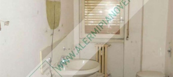 3 bedrooms Apartment in Milan, Italy No. 373129 17