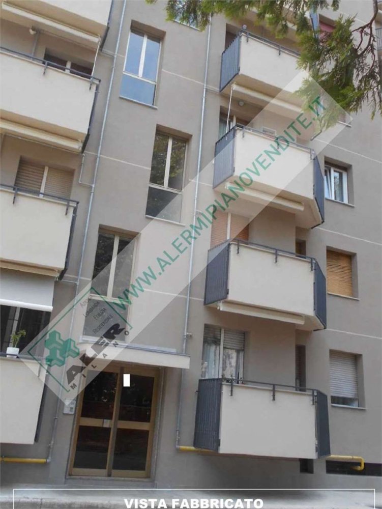 3 bedrooms Apartment in Milan, Italy No. 373129