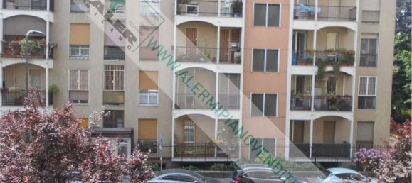 3 bedrooms Apartment in Milan, Italy No. 373129 8